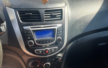 Hyundai Solaris II рестайлинг, 2012 год, 650 000 рублей, 8 фотография