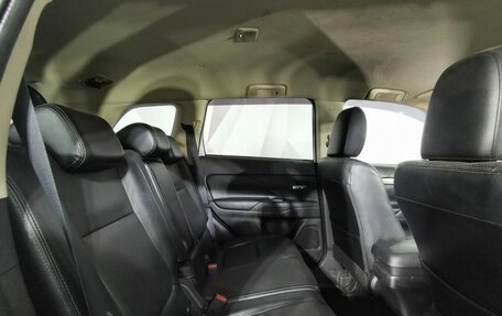 Mitsubishi Outlander III рестайлинг 3, 2013 год, 1 125 000 рублей, 16 фотография
