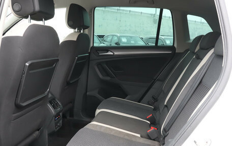Volkswagen Tiguan II, 2019 год, 2 380 000 рублей, 10 фотография