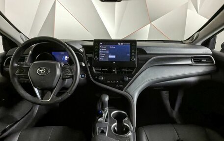 Toyota Camry, 2022 год, 3 170 000 рублей, 6 фотография