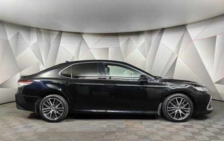 Toyota Camry, 2022 год, 3 170 000 рублей, 10 фотография