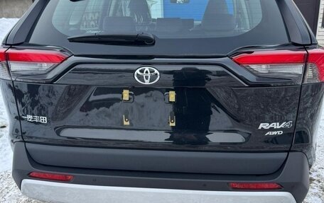 Toyota RAV4, 2024 год, 3 950 000 рублей, 4 фотография