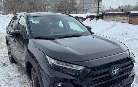 Toyota RAV4, 2024 год, 3 950 000 рублей, 2 фотография