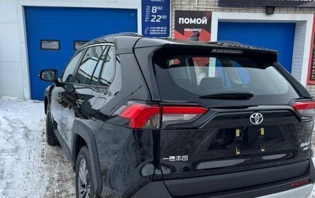 Toyota RAV4, 2024 год, 3 950 000 рублей, 5 фотография