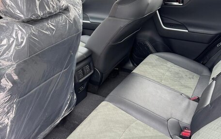 Toyota RAV4, 2024 год, 3 950 000 рублей, 8 фотография