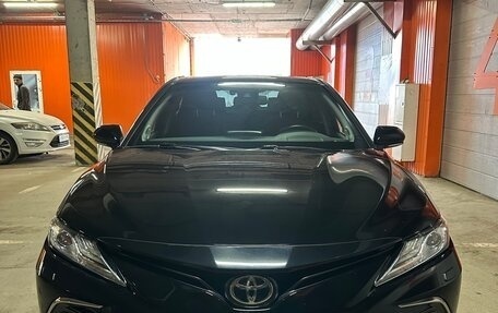 Toyota Camry, 2021 год, 3 600 000 рублей, 1 фотография