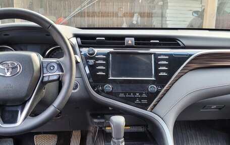 Toyota Camry, 2019 год, 2 050 000 рублей, 7 фотография
