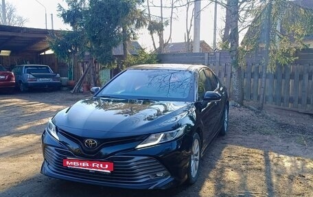 Toyota Camry, 2019 год, 2 050 000 рублей, 3 фотография