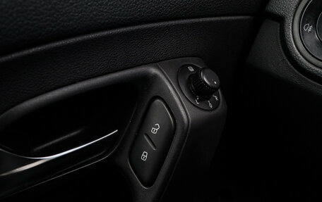 Volkswagen Polo VI (EU Market), 2015 год, 730 000 рублей, 15 фотография