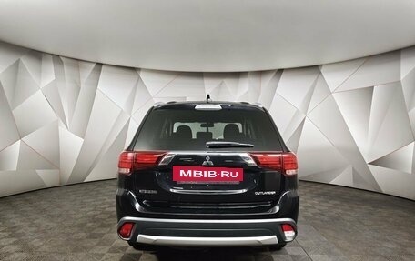 Mitsubishi Outlander III рестайлинг 3, 2018 год, 1 947 000 рублей, 8 фотография