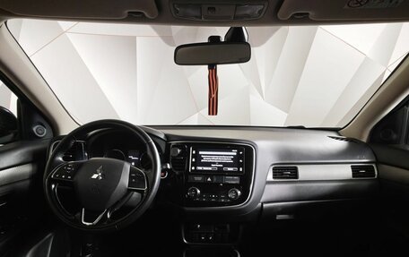 Mitsubishi Outlander III рестайлинг 3, 2018 год, 1 947 000 рублей, 14 фотография
