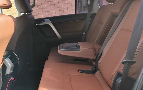 Toyota Land Cruiser Prado 150 рестайлинг 2, 2018 год, 5 490 000 рублей, 14 фотография