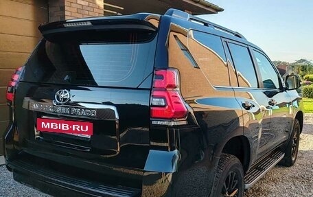 Toyota Land Cruiser Prado 150 рестайлинг 2, 2018 год, 5 490 000 рублей, 3 фотография