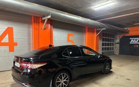Toyota Camry, 2021 год, 3 600 000 рублей, 3 фотография