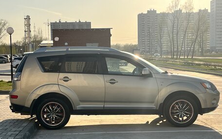 Mitsubishi Outlander III рестайлинг 3, 2008 год, 1 200 000 рублей, 7 фотография