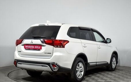 Mitsubishi Outlander III рестайлинг 3, 2019 год, 2 450 000 рублей, 5 фотография