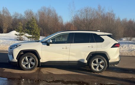 Toyota RAV4, 2021 год, 3 600 000 рублей, 2 фотография