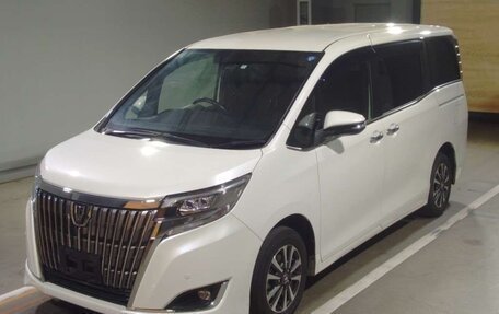 Toyota Esquire I, 2018 год, 2 300 000 рублей, 8 фотография