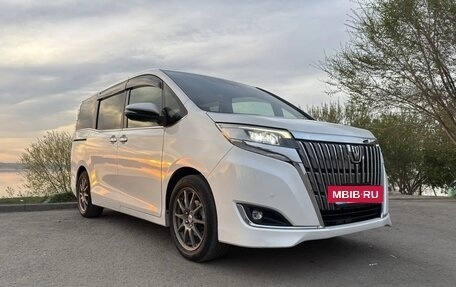 Toyota Esquire I, 2018 год, 2 300 000 рублей, 5 фотография