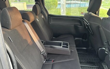 Toyota Esquire I, 2018 год, 2 300 000 рублей, 19 фотография