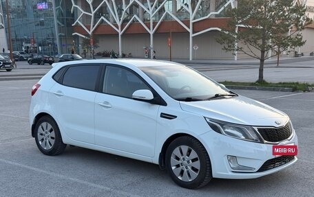 KIA Rio III рестайлинг, 2014 год, 950 000 рублей, 2 фотография