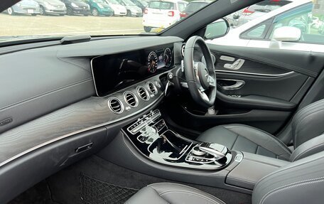 Mercedes-Benz E-Класс, 2019 год, 2 690 000 рублей, 13 фотография