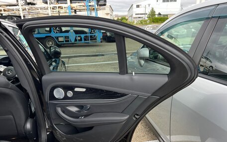 Mercedes-Benz E-Класс, 2019 год, 2 690 000 рублей, 22 фотография