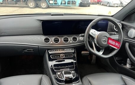 Mercedes-Benz E-Класс, 2019 год, 2 690 000 рублей, 19 фотография