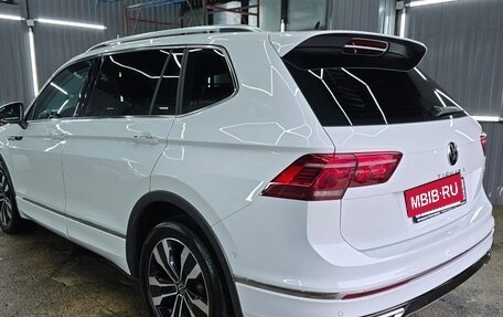 Volkswagen Tiguan II, 2023 год, 4 290 000 рублей, 4 фотография