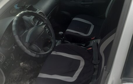 Mitsubishi Carisma I, 1999 год, 110 000 рублей, 8 фотография