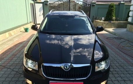 Skoda Superb III рестайлинг, 2012 год, 1 050 000 рублей, 2 фотография