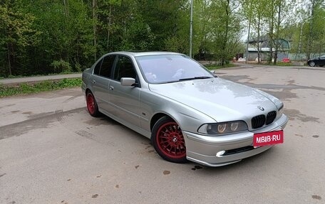 BMW 5 серия, 2002 год, 680 000 рублей, 1 фотография