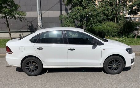 Volkswagen Polo VI (EU Market), 2018 год, 800 000 рублей, 1 фотография
