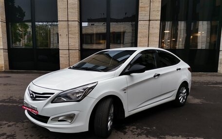 Hyundai Solaris II рестайлинг, 2015 год, 1 080 000 рублей, 1 фотография