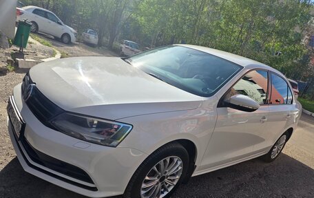 Volkswagen Jetta VI, 2015 год, 1 200 000 рублей, 2 фотография