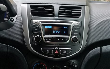 Hyundai Solaris II рестайлинг, 2015 год, 1 080 000 рублей, 16 фотография
