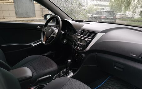 Hyundai Solaris II рестайлинг, 2015 год, 1 080 000 рублей, 18 фотография