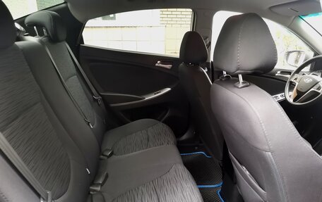 Hyundai Solaris II рестайлинг, 2015 год, 1 080 000 рублей, 22 фотография