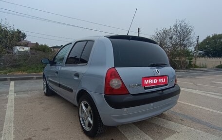 Renault Clio III, 2004 год, 550 000 рублей, 2 фотография