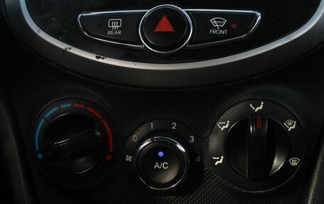 Hyundai Solaris II рестайлинг, 2011 год, 775 000 рублей, 23 фотография