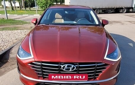 Hyundai Sonata VIII, 2021 год, 2 600 000 рублей, 2 фотография