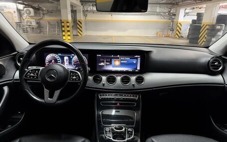 Mercedes-Benz E-Класс, 2019 год, 3 650 000 рублей, 9 фотография