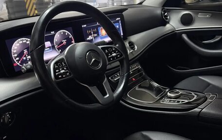 Mercedes-Benz E-Класс, 2019 год, 3 650 000 рублей, 12 фотография