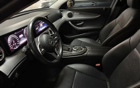Mercedes-Benz E-Класс, 2019 год, 3 650 000 рублей, 11 фотография
