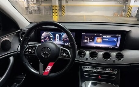 Mercedes-Benz E-Класс, 2019 год, 3 650 000 рублей, 10 фотография