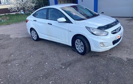 Hyundai Solaris II рестайлинг, 2014 год, 385 000 рублей, 3 фотография