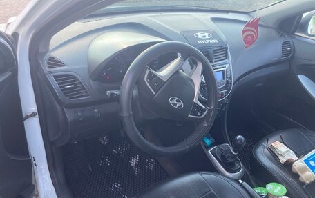Hyundai Solaris II рестайлинг, 2014 год, 385 000 рублей, 6 фотография