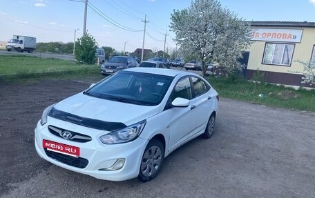 Hyundai Solaris II рестайлинг, 2014 год, 385 000 рублей, 2 фотография