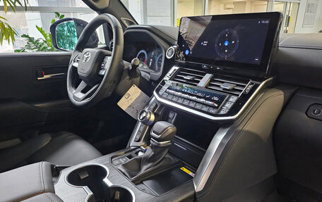 Toyota Land Cruiser, 2025 год, 16 950 000 рублей, 14 фотография