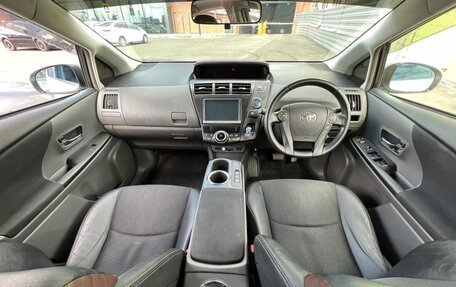 Toyota Prius Alpha I (ZVW40/41), 2013 год, 1 400 000 рублей, 2 фотография